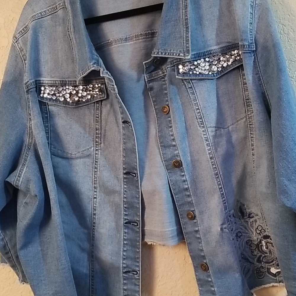 Jacket - Picture 2 of 6